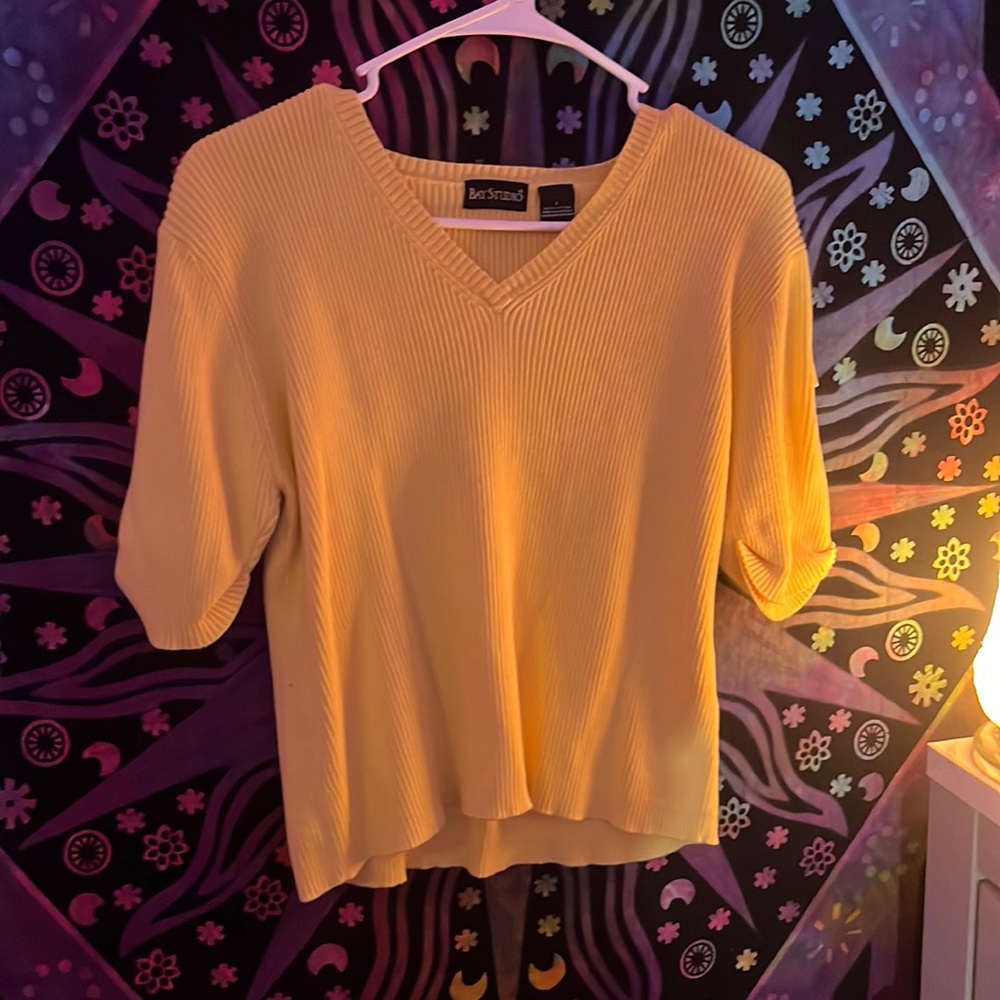 yellow cropped quarter sleeve tee